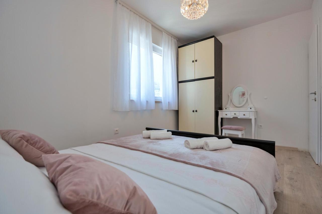 Luxury Apartment Makarska 2Min From Beach Exterior foto